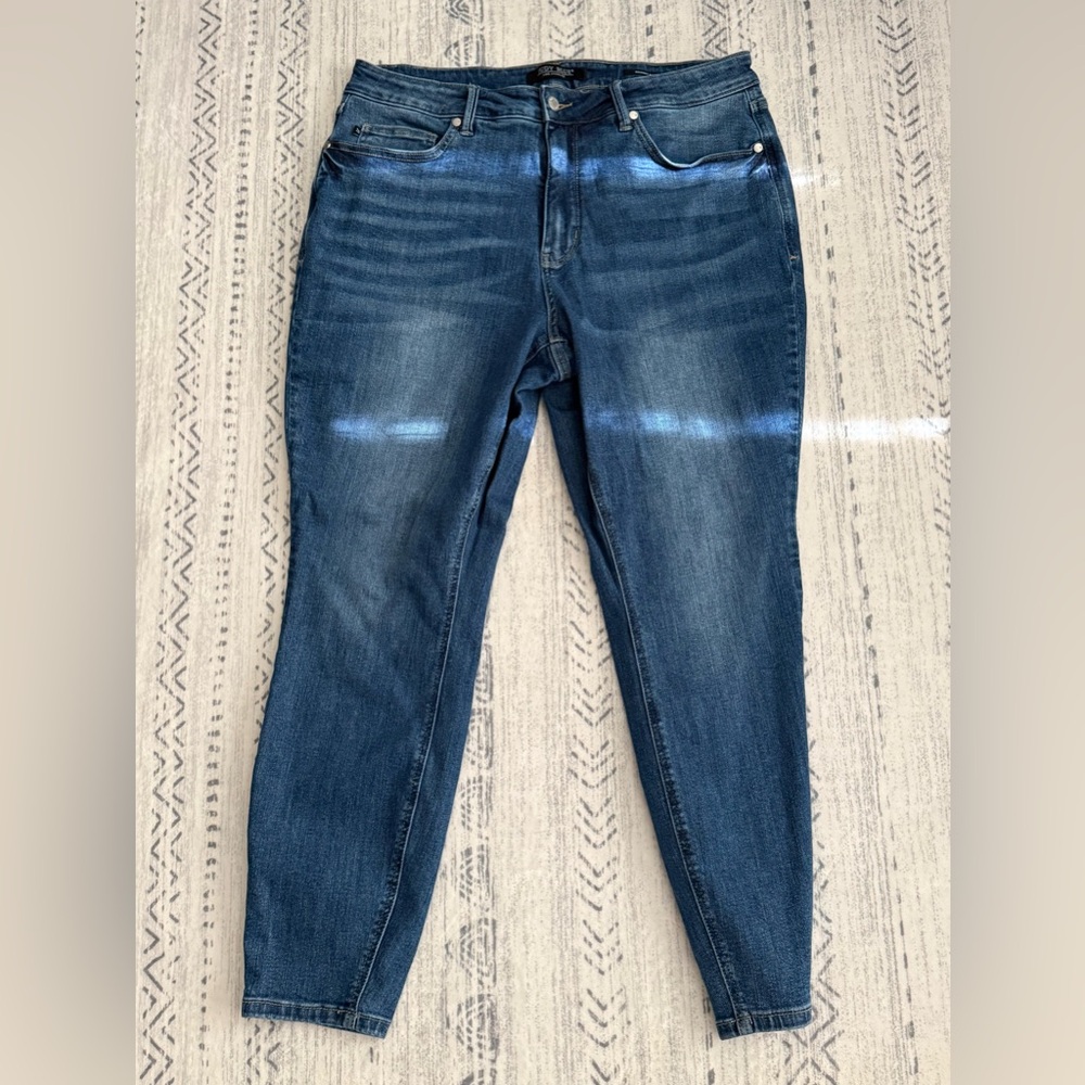 Judy Blue Skinny Jeans - Classic Denim